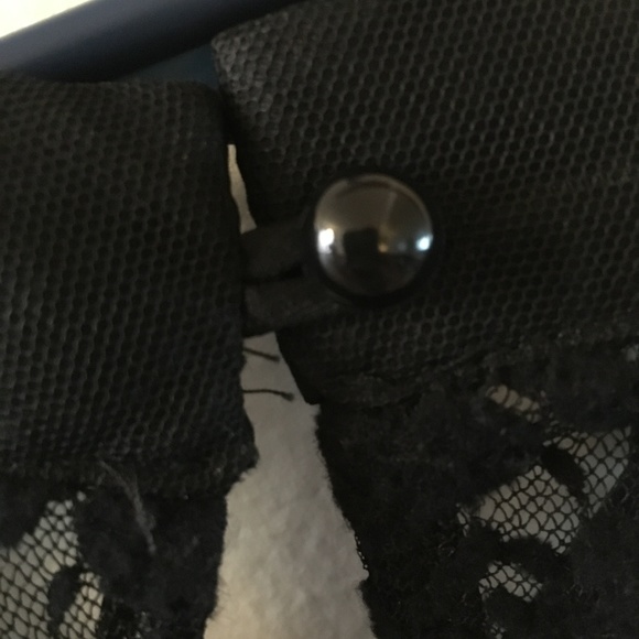 Medium Rue 21 Black Lace Sleeveless Top - Picture 6 of 7